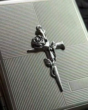 Thorn Vanity Cigarette Case